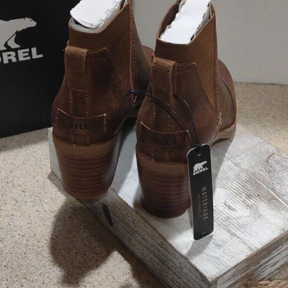 Sorel Booties Size 5.5 New Waterproof. - Picture 2 of 5